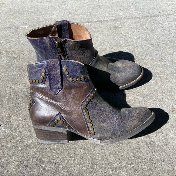 Corral Brown and Grey Star Round Toe Ankle Boots - Picture 11 of 12